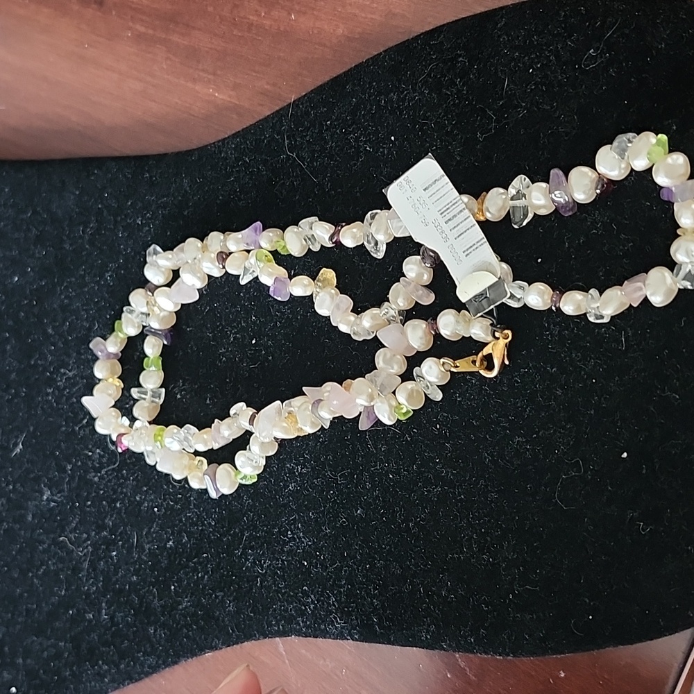 Accent necklaces
